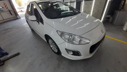 Peugeot • 308