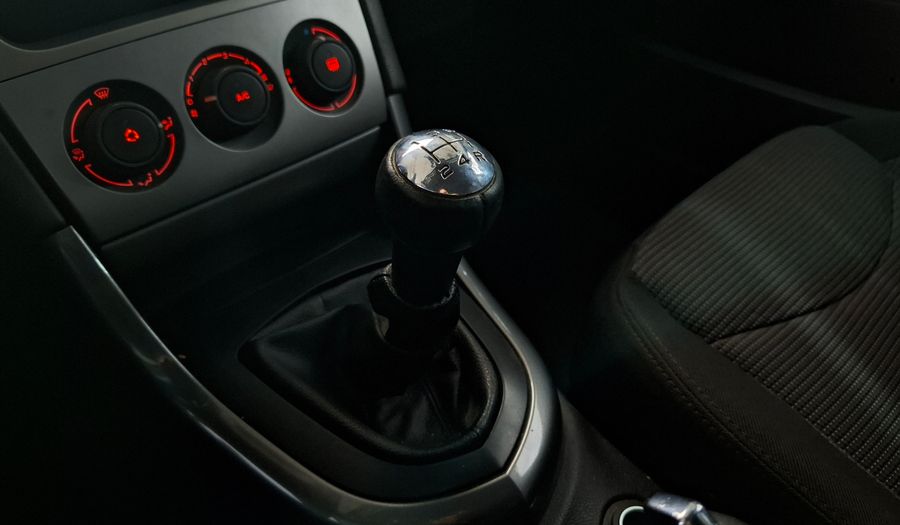 Peugeot 308 1.6 ALLURE NAV MT Hatchback 2015