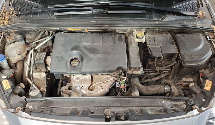 Peugeot 308 1.6 ALLURE NAV MT Hatchback 2015