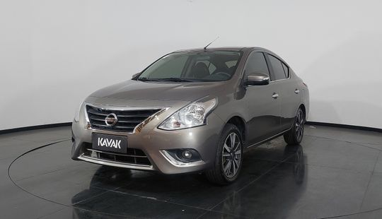 Nissan • Versa