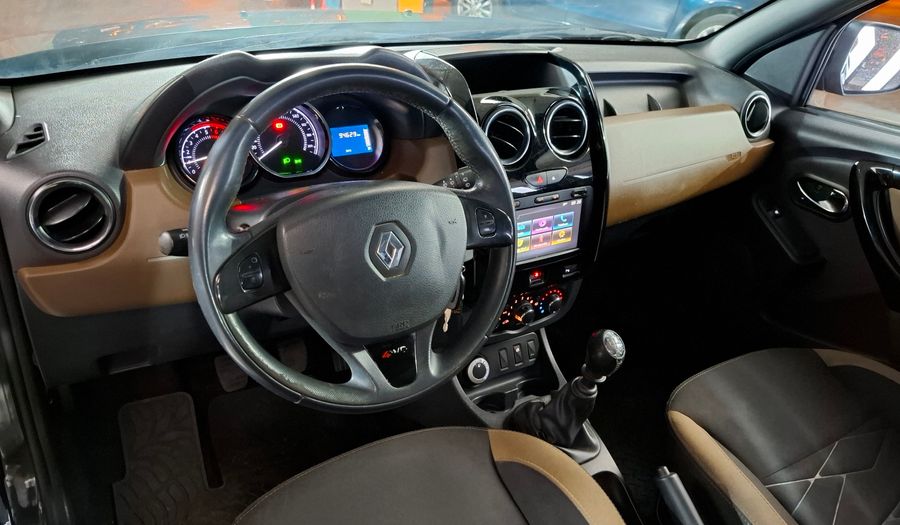 Renault Duster 2.0 PRIVILEGE 4WD Suv 2017