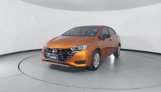 Nissan • Versa