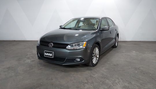 Volkswagen • Jetta