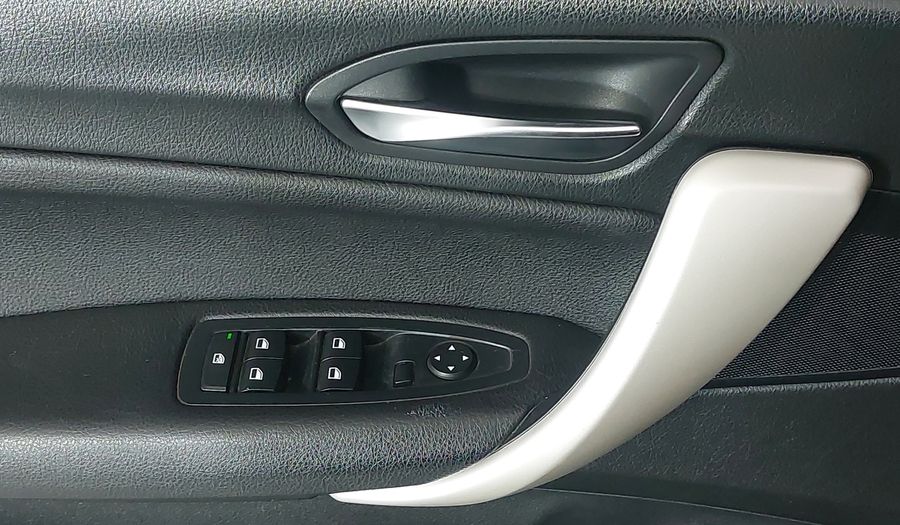 Bmw Serie 1 1.6 120IA Hatchback 2016