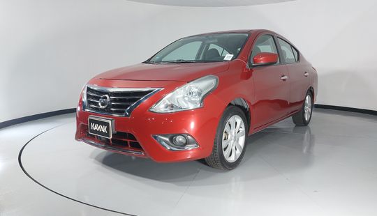 Nissan • Versa