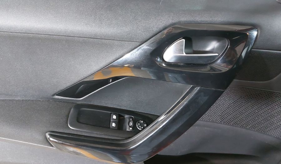 Peugeot 208 1.6 ALLURE AT Hatchback 2017