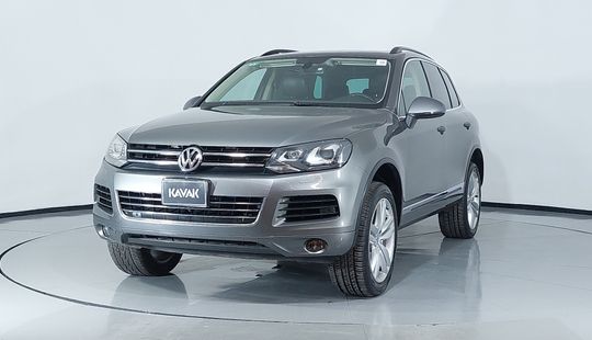 Volkswagen • Touareg
