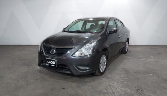 Nissan • Versa
