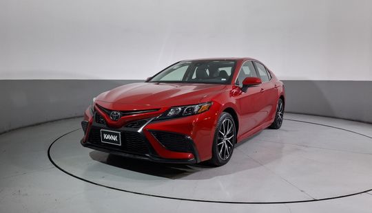 Toyota • Camry