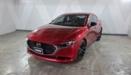 2024 • 12,413 km • Automático