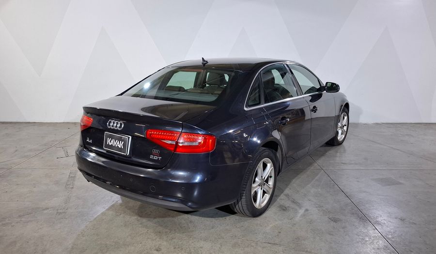 Audi A4 2.0 TFSI LUXURY MULTITRONIC Sedan 2013