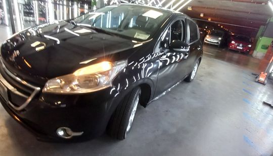 Peugeot • 208