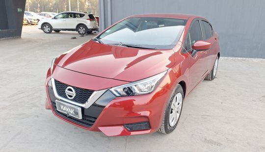 Nissan • Versa