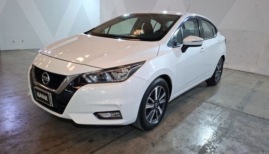 Nissan • Versa