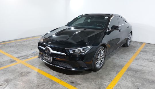 Mercedes Benz • Clase CLA