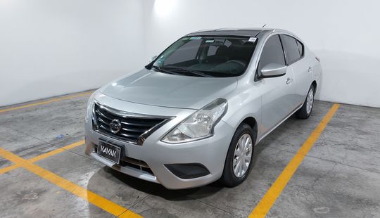 Nissan • Versa