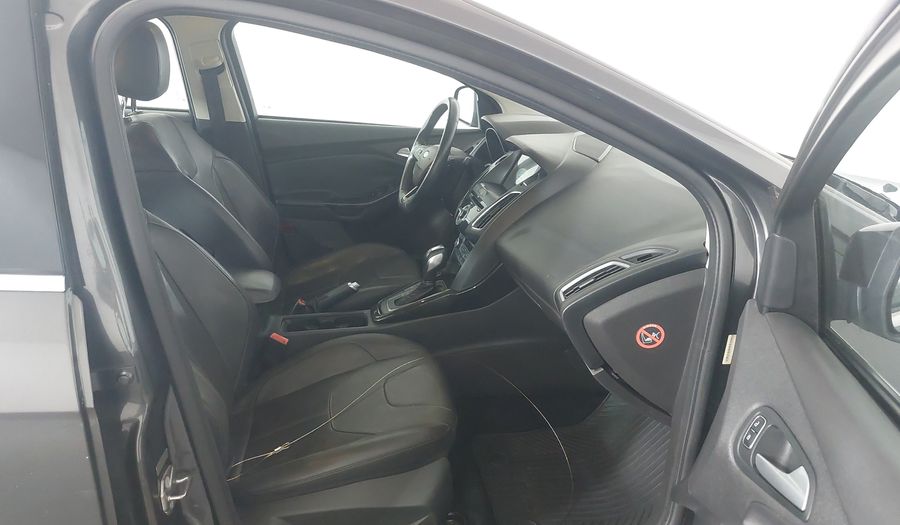 Ford Focus TITANIUM PLUS FASTBACK Sedan 2017