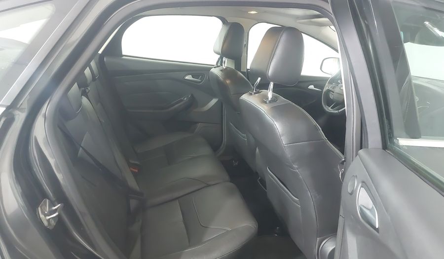 Ford Focus TITANIUM PLUS FASTBACK Sedan 2017