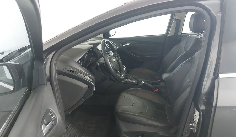 Ford Focus TITANIUM PLUS FASTBACK Sedan 2017