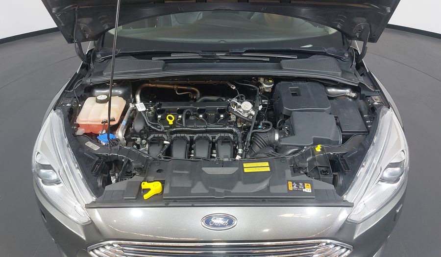 Ford Focus TITANIUM PLUS FASTBACK Sedan 2017