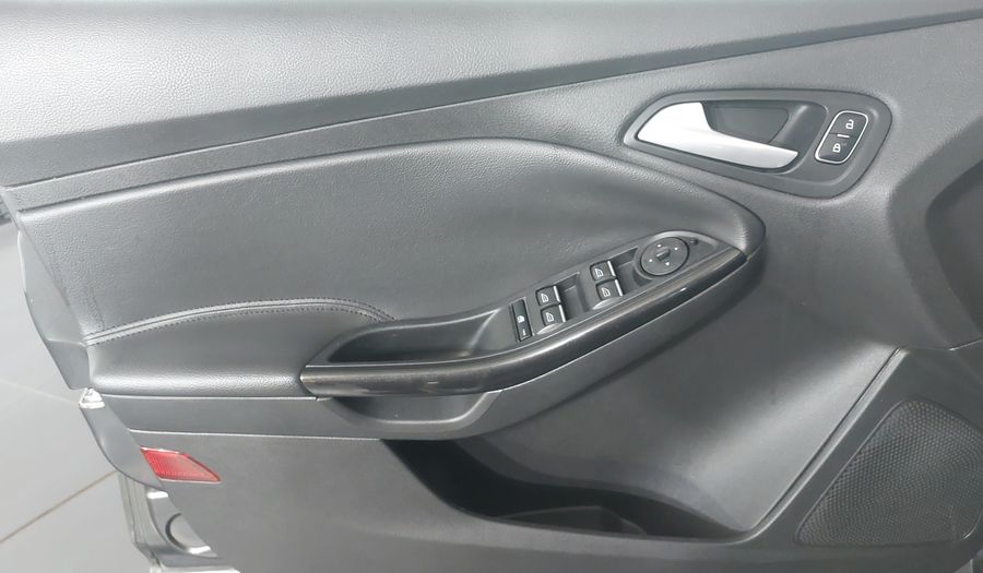 Ford Focus TITANIUM PLUS FASTBACK Sedan 2017
