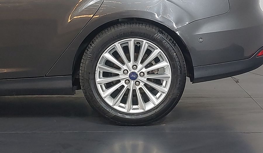 Ford Focus TITANIUM PLUS FASTBACK Sedan 2017