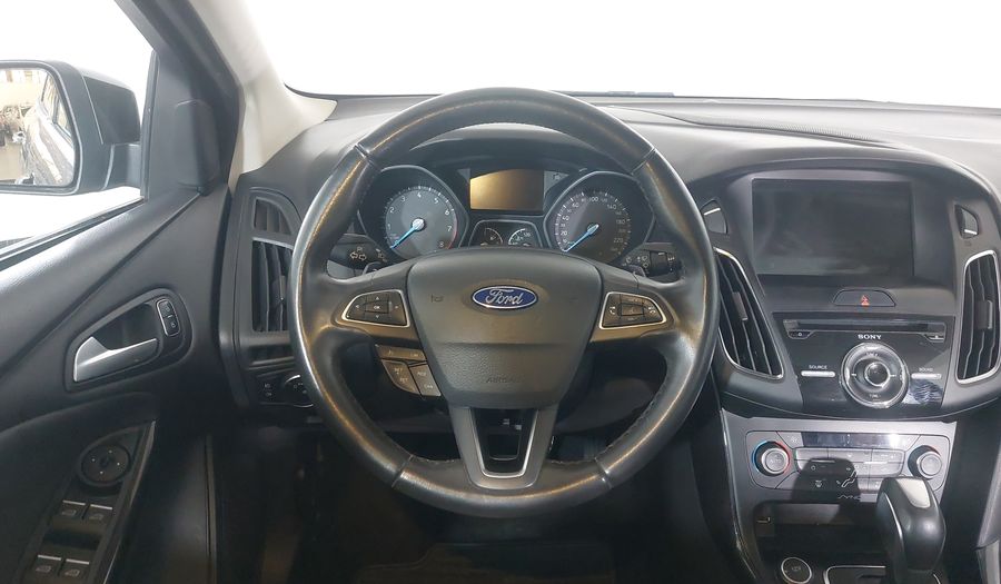 Ford Focus TITANIUM PLUS FASTBACK Sedan 2017