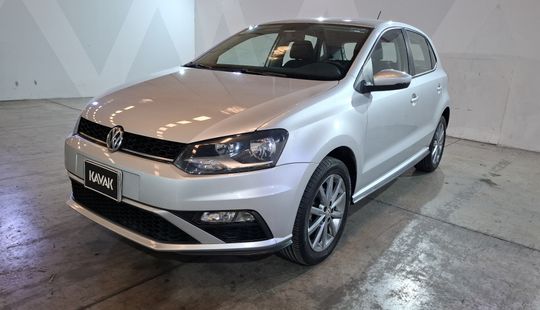 Volkswagen • Polo