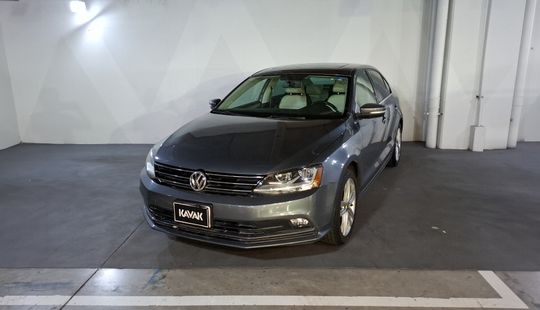 Volkswagen • Jetta