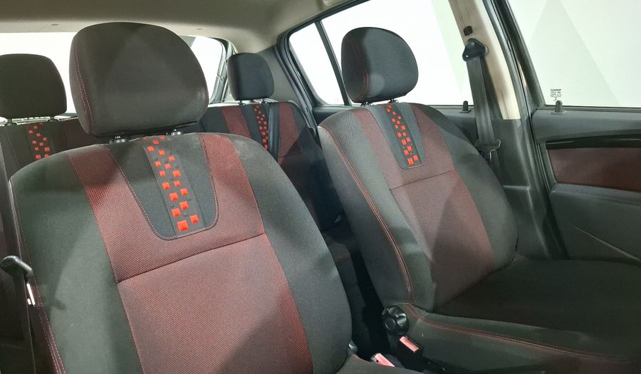 Renault Stepway 1.6 DYNAMIQUE MEDIA NAV MT Hatchback 2014