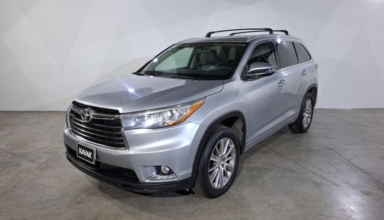 Toyota • Highlander