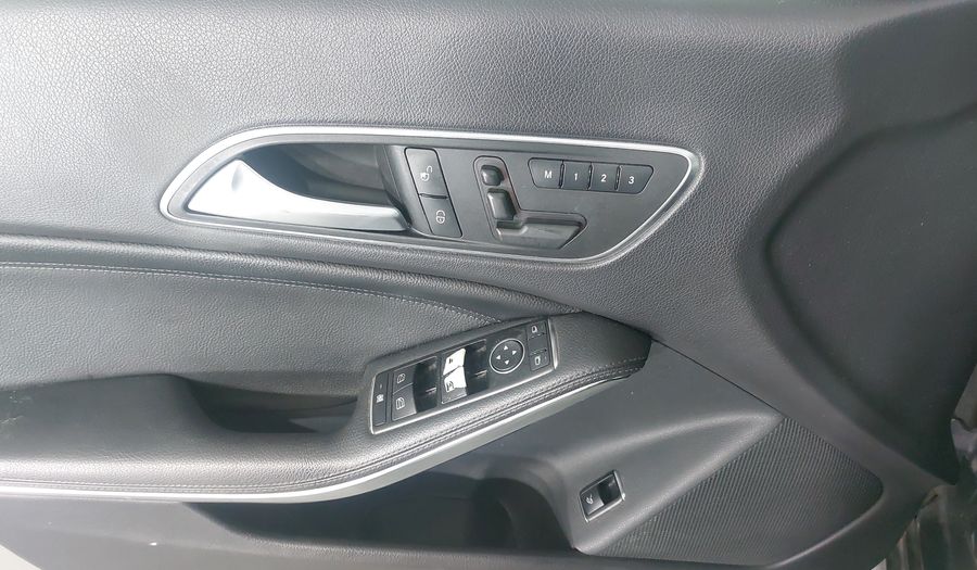 Mercedes Benz Clase Cla 1.6 CLA 200 CGI SPORT AT Coupe 2014