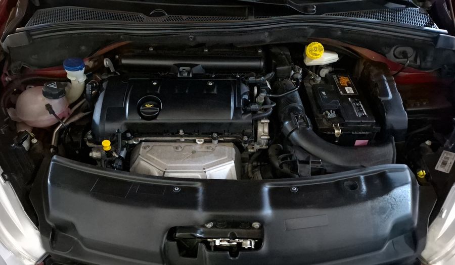 Peugeot 208 1.6 ALLURE MT Hatchback 2016