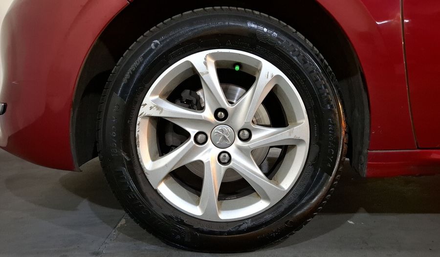 Peugeot 208 1.6 ALLURE MT Hatchback 2016