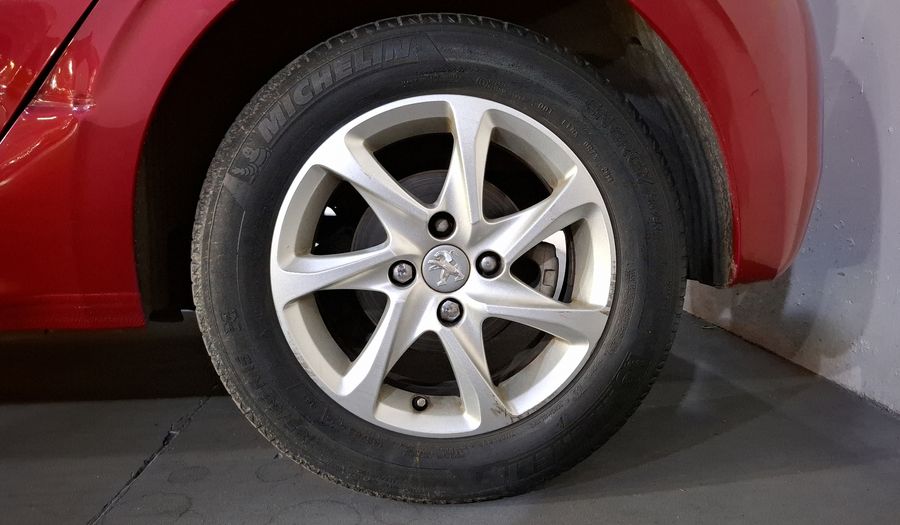 Peugeot 208 1.6 ALLURE MT Hatchback 2016