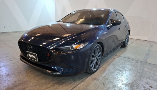 Mazda • Mazda 3