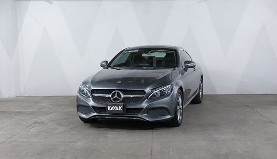 Mercedes Benz • Clase C