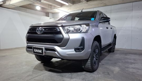 Toyota • Hilux