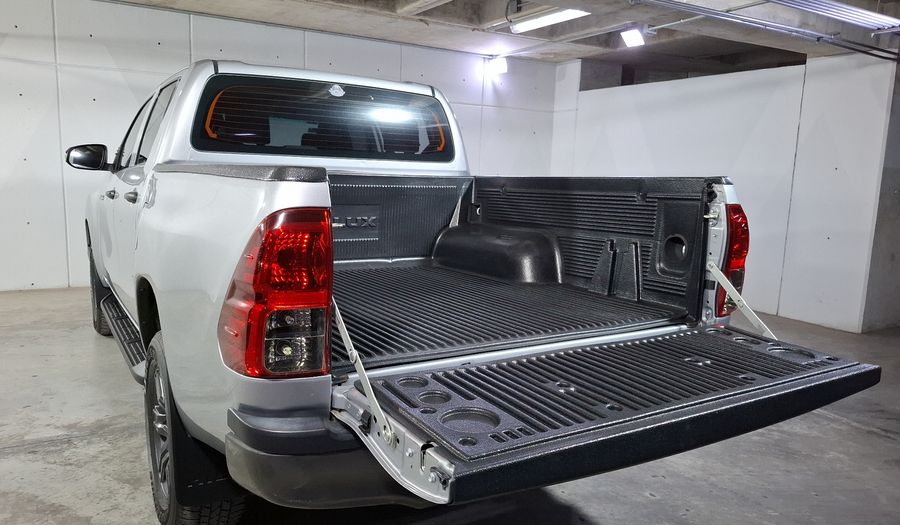 Toyota Hilux 2.7 SR DOBLE CABINA Pickup 2023