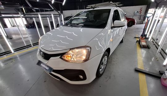 Toyota • Etios
