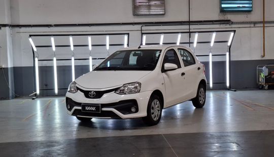 Toyota • Etios