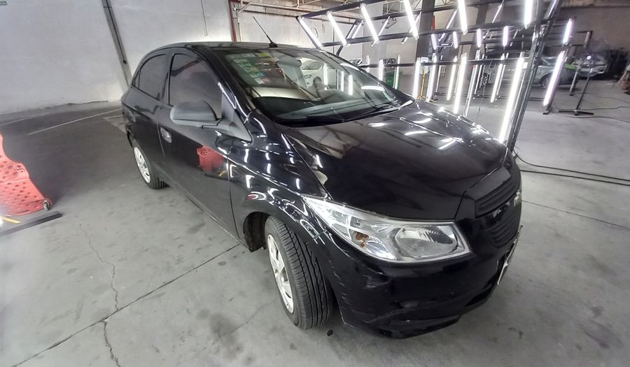 Chevrolet Onix 1.4 LT Hatchback 2015