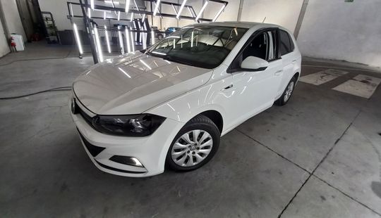 Volkswagen • Polo