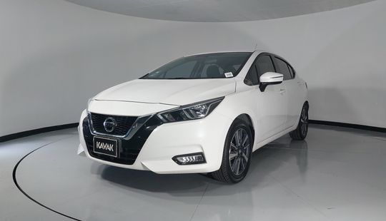 Nissan • Versa