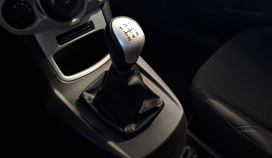 Ford Fiesta Kinetic Design 1.6 S PLUS Hatchback 2016