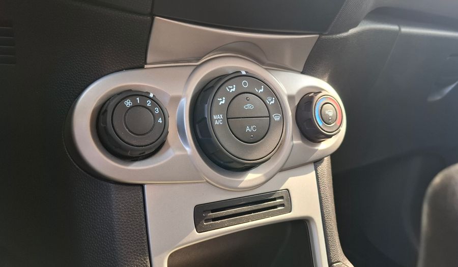 Ford Fiesta Kinetic Design 1.6 S PLUS Hatchback 2016