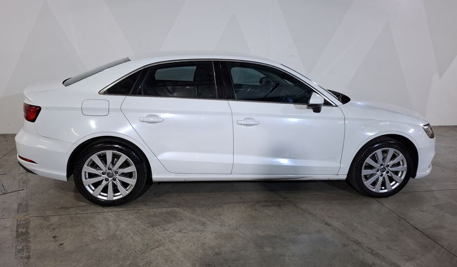 Audi A3 2.0 TFSI SELECT Sedan 2017