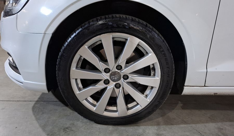 Audi A3 2.0 TFSI SELECT Sedan 2017