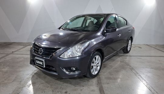 Nissan • Versa