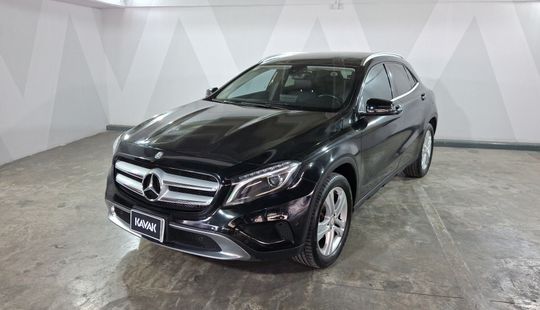 Mercedes Benz • Clase GLA